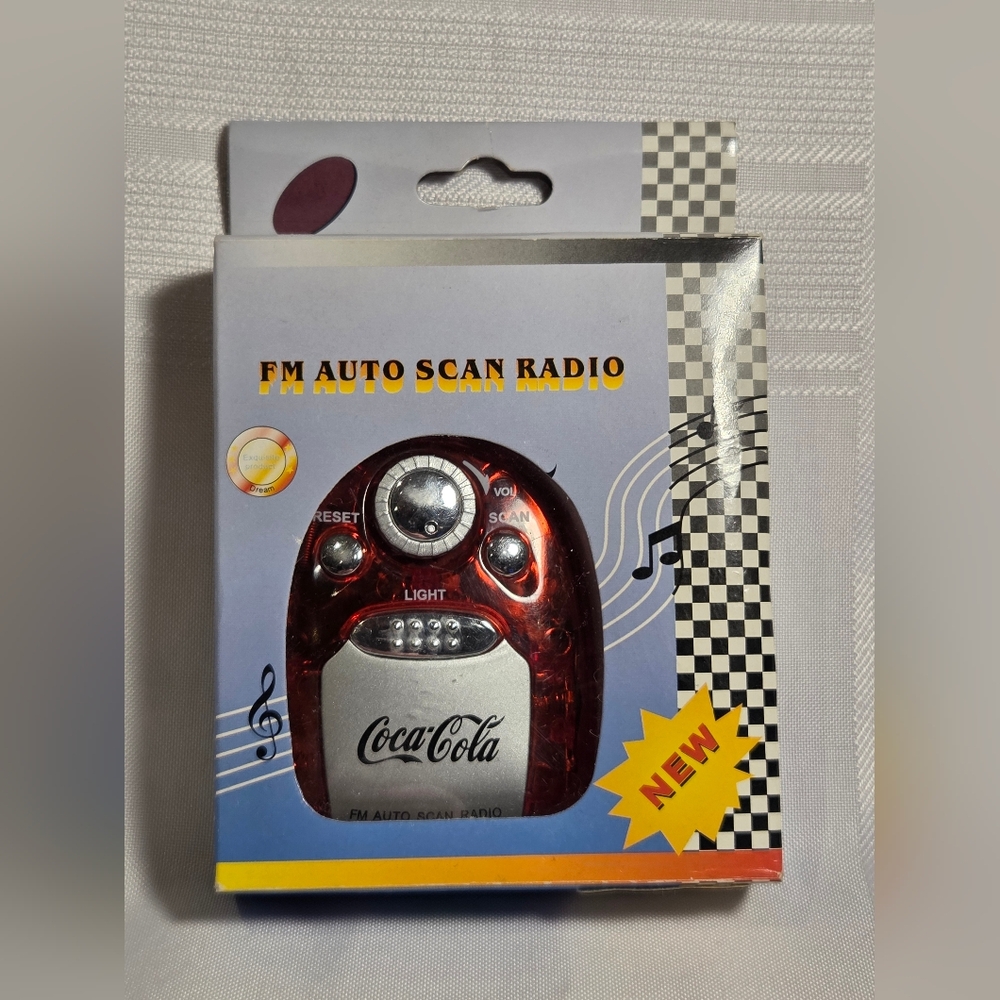 Coca-Cola FM Auto Scan Radio C/W Earbuds NIP